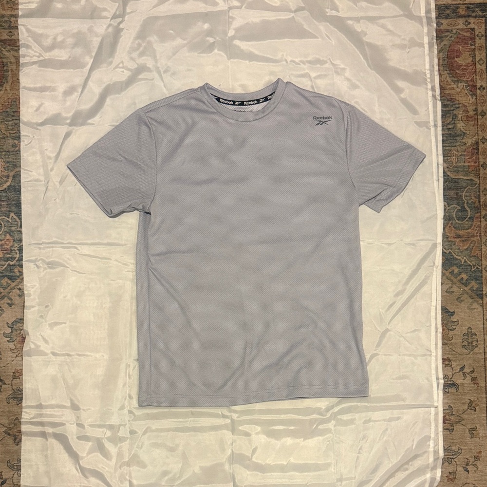 Reebok Men's Light Gray Short Sleeve Tee